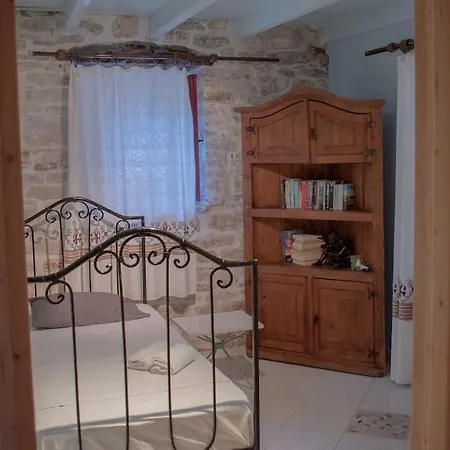 Traditional Stone House - Matella *