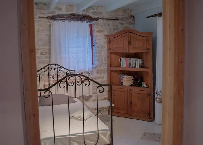 Traditional Stone House - Matella *