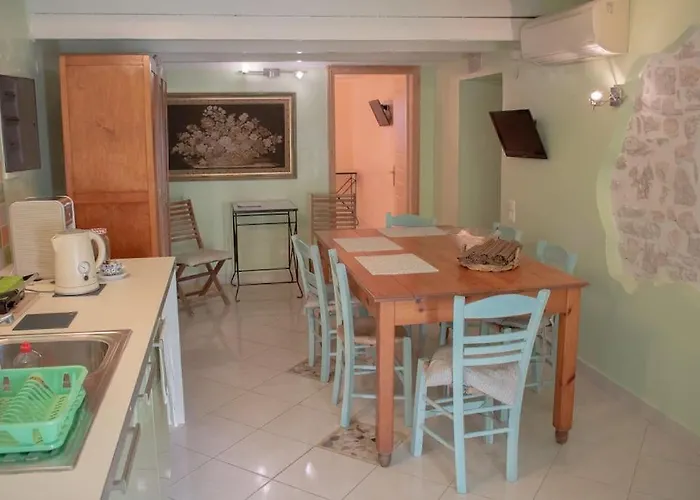 Traditional Stone House - Matella Appartement